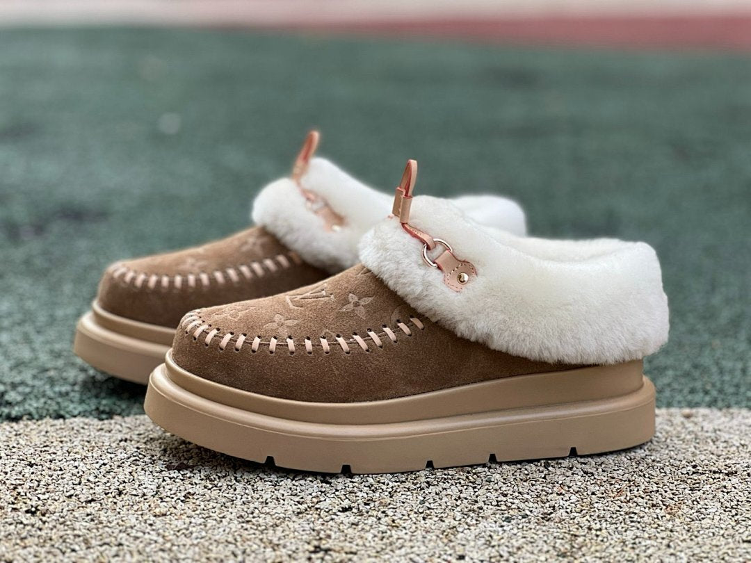 Louis Vuitton Dreamy Flat Mule Women's Camel Suede Monogram Shearling Fur Lined Slip-On Shoes 1A9LRV