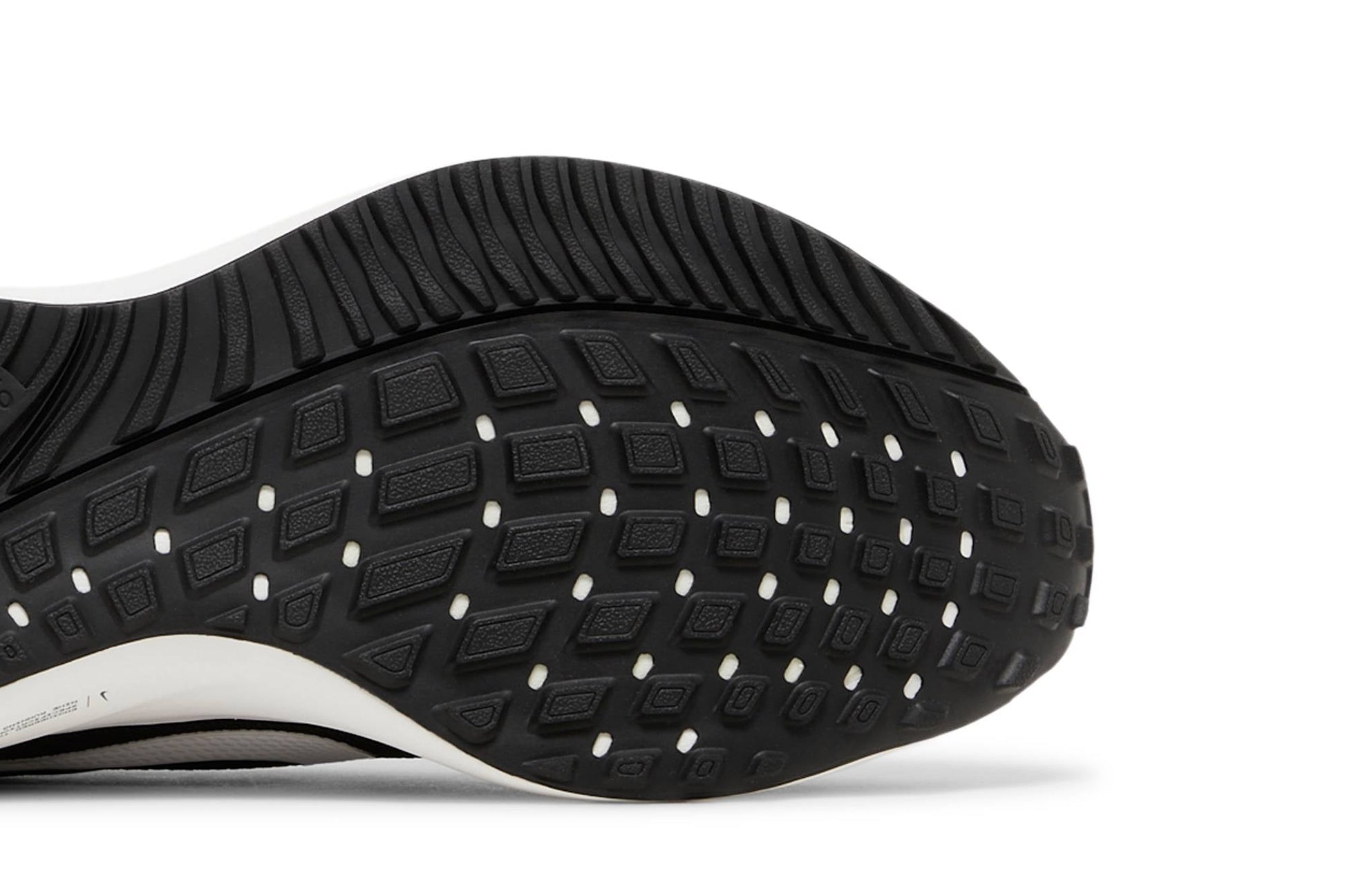 Nike Air Zoom Vomero 16 Black White DA7245-001