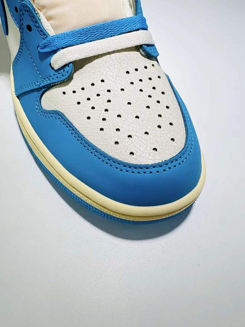 Air Jordan 1 Retro High OG University Blue Sail
