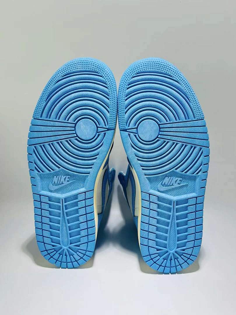 Air Jordan 1 Retro High OG University Blue Sail