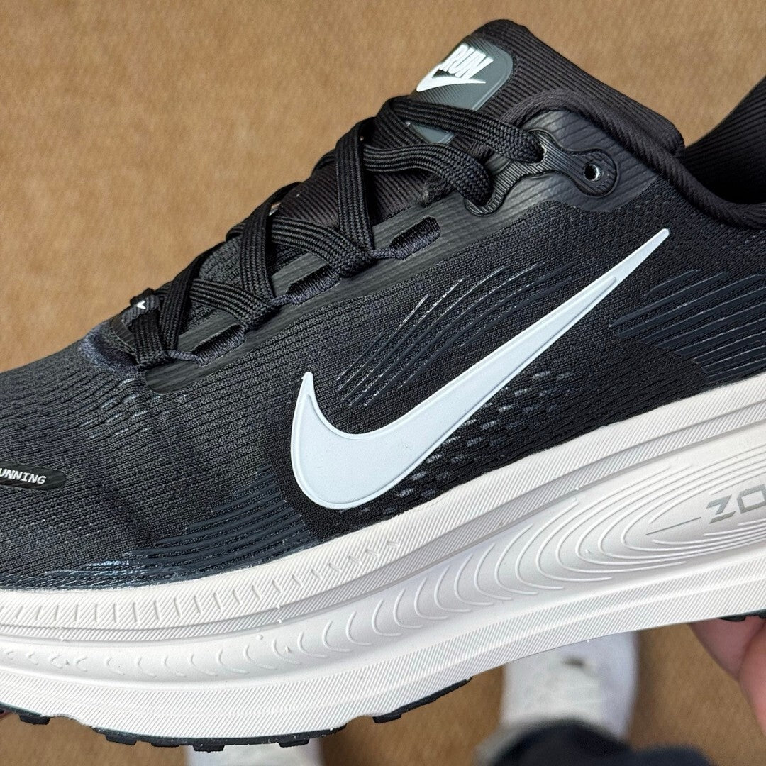 Nike Invincible Run Flyknit 3 Black White