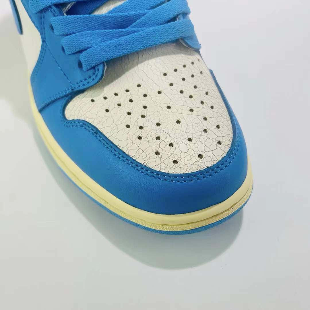 Air Jordan 1 Retro High OG University Blue UNC White Vintage Aged Sail Midsole Sneakers 555088-134