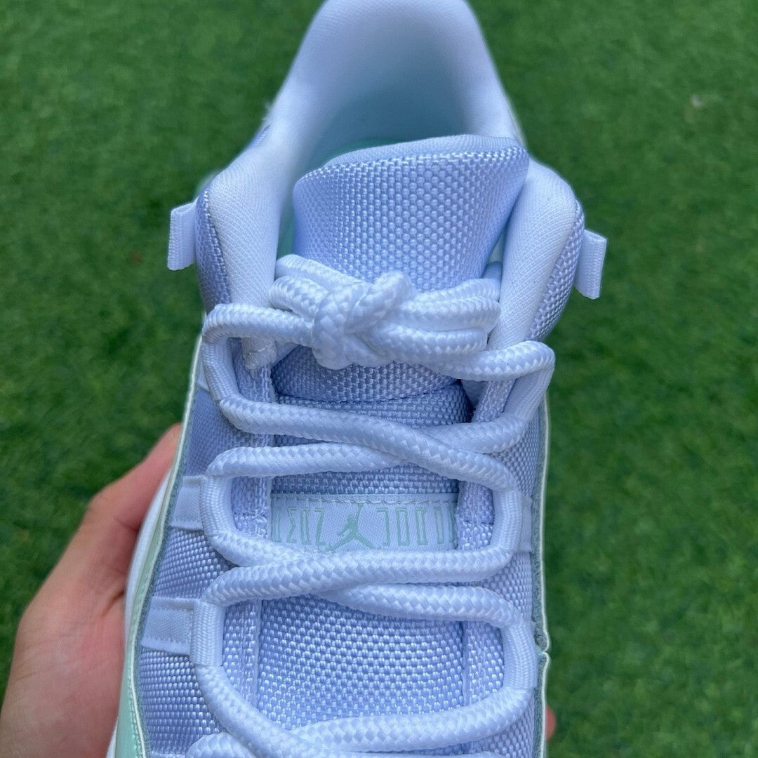 Air Jordan 11 Low Island Green (WMNS) AH7860-106