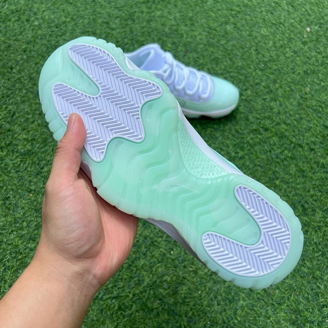 Air Jordan 11 Low Island Green (WMNS) AH7860-106