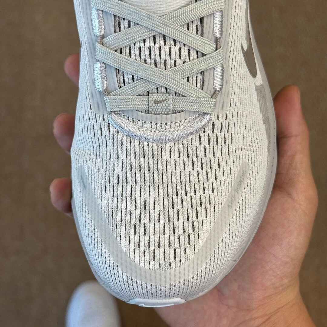 Nike ZoomX Vomero 17 FD6864-100 White Light Orewood Brown