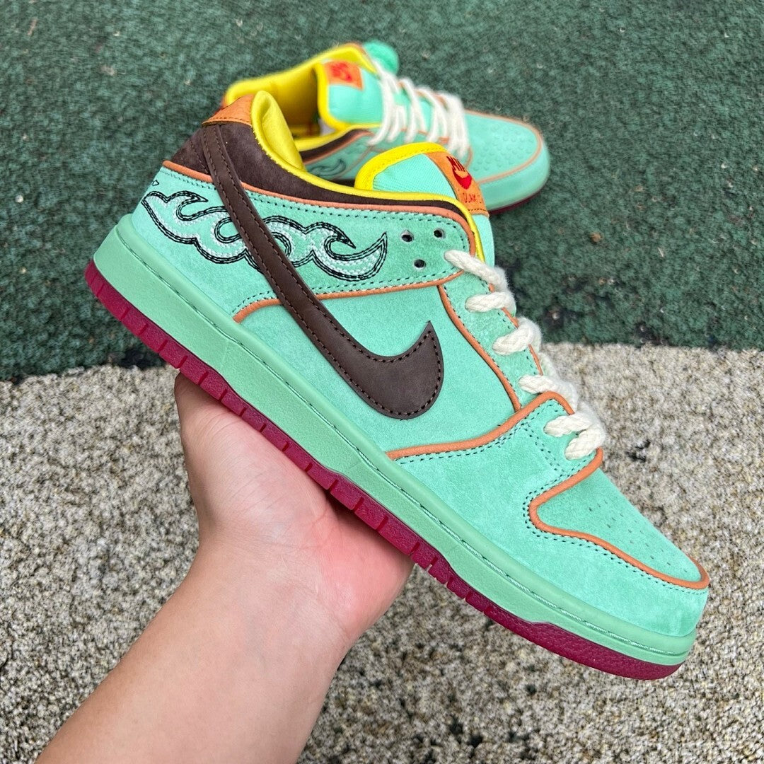 Nike SB Dunk Low Pro Green Tea Ruyi Cloud