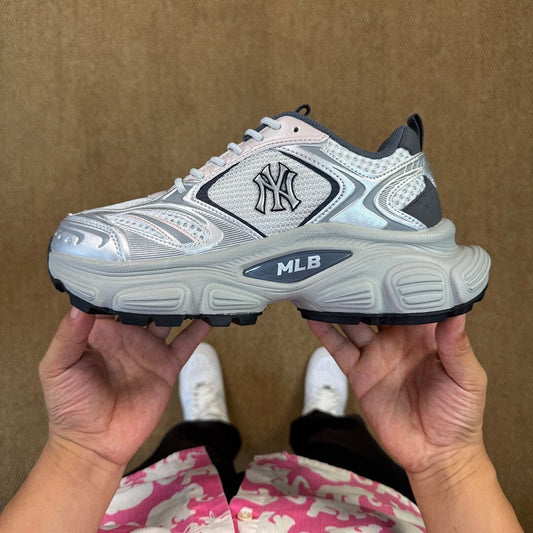 MLB New York Yankees Chunky Liner Basic Shoes Silver 3ASXCB12N 50SGS