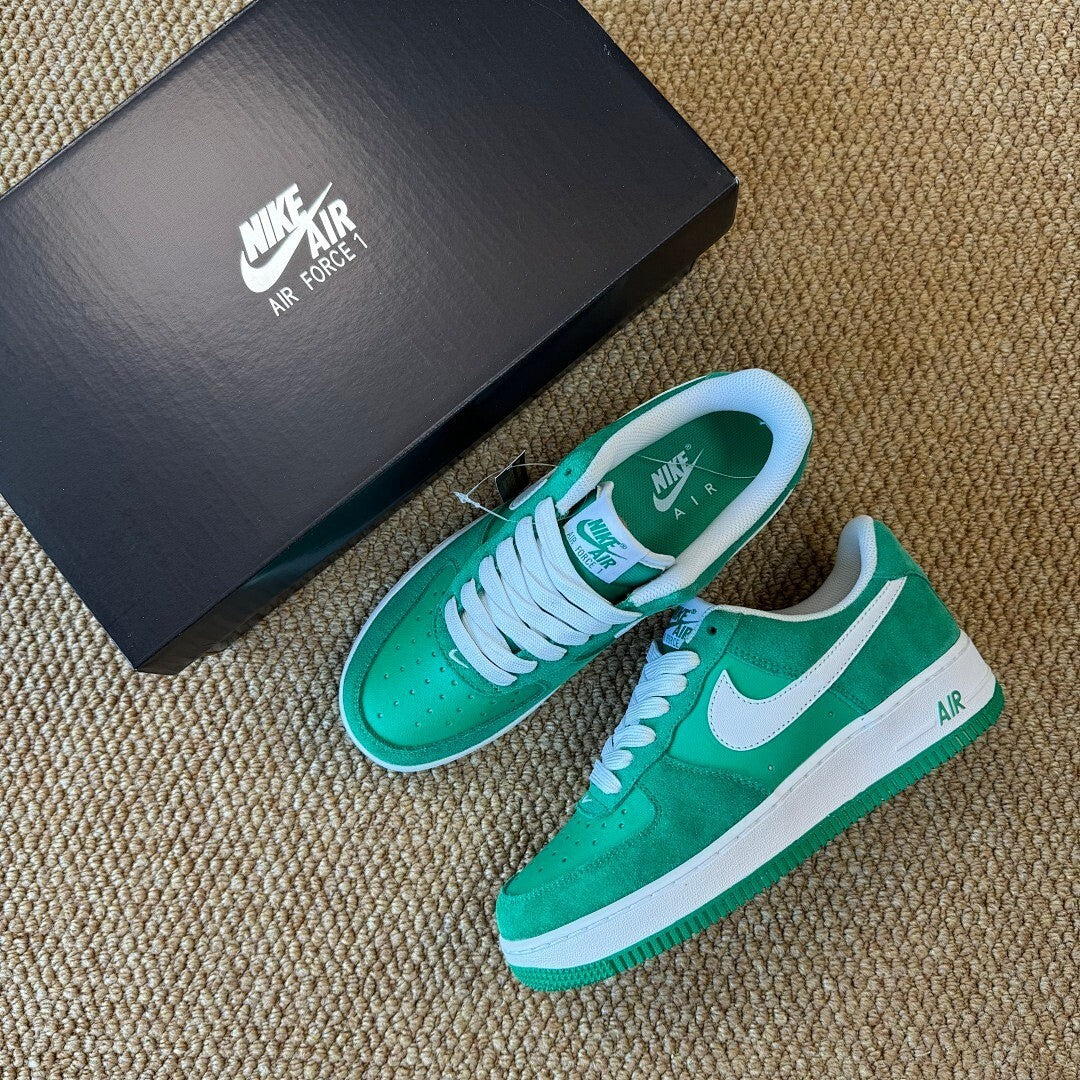 Nike Air Force 1 Low Kelly Green White DZ4764-300