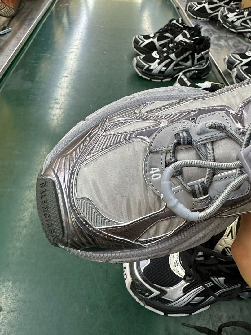 Balenciaga Runner Sneakers Grey/Silver