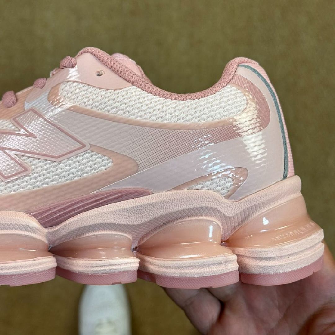 New Balance 1906R Pink Bubble Sole