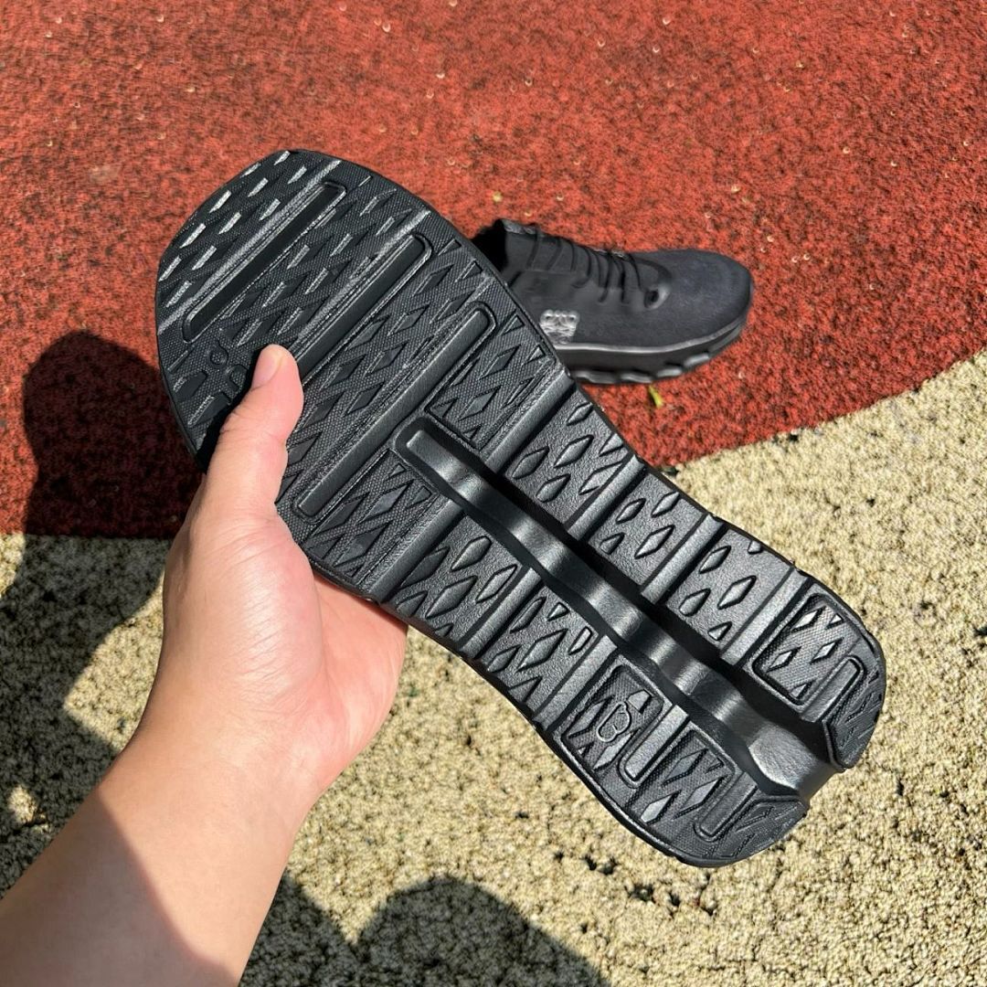On Cloudchase Running Shoes Black