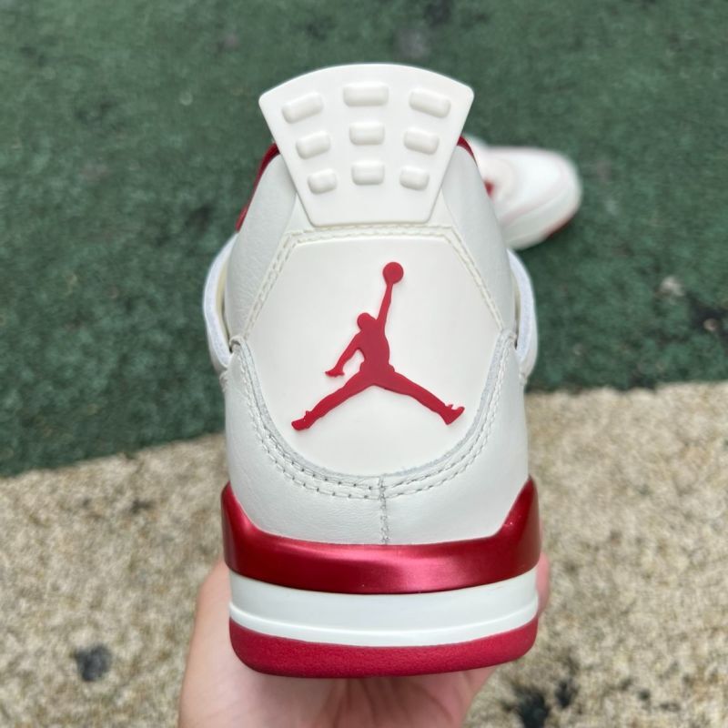Air Jordan 4 Retro University Red Metallic CT8527-112
