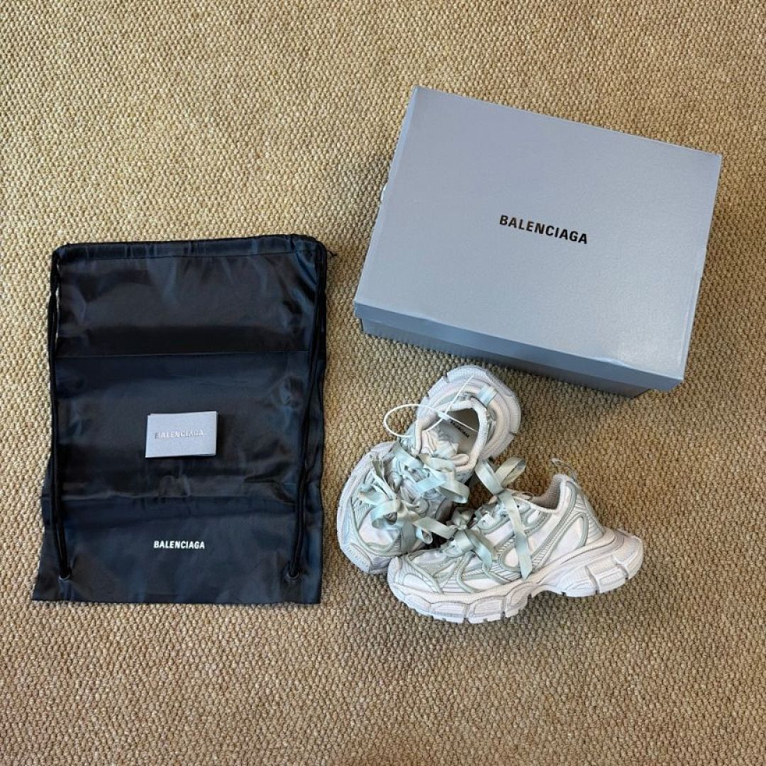 Balenciaga Runner Sneaker Ribbon Laces Light Grey