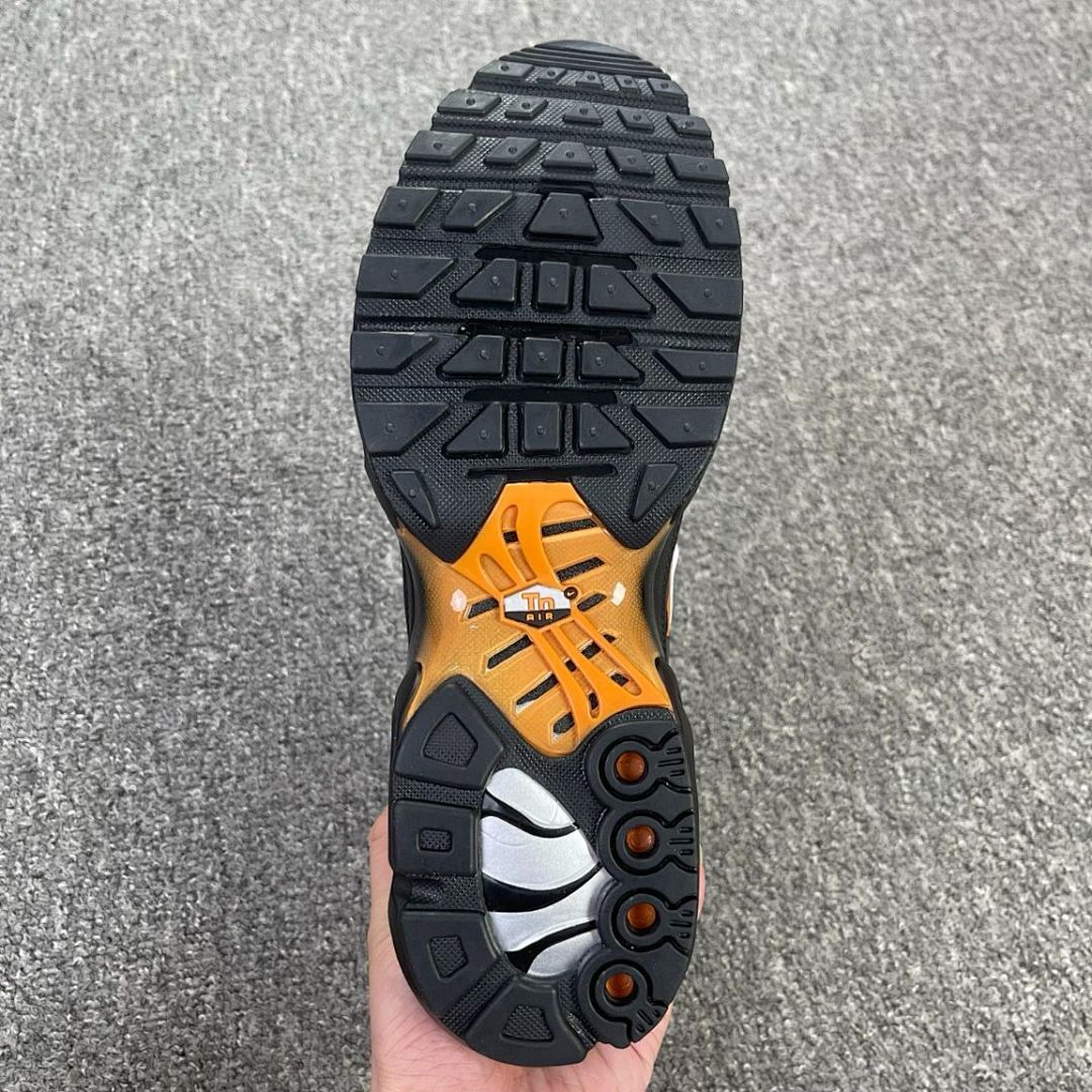 Nike Air Max Plus TN Black Metallic Copper