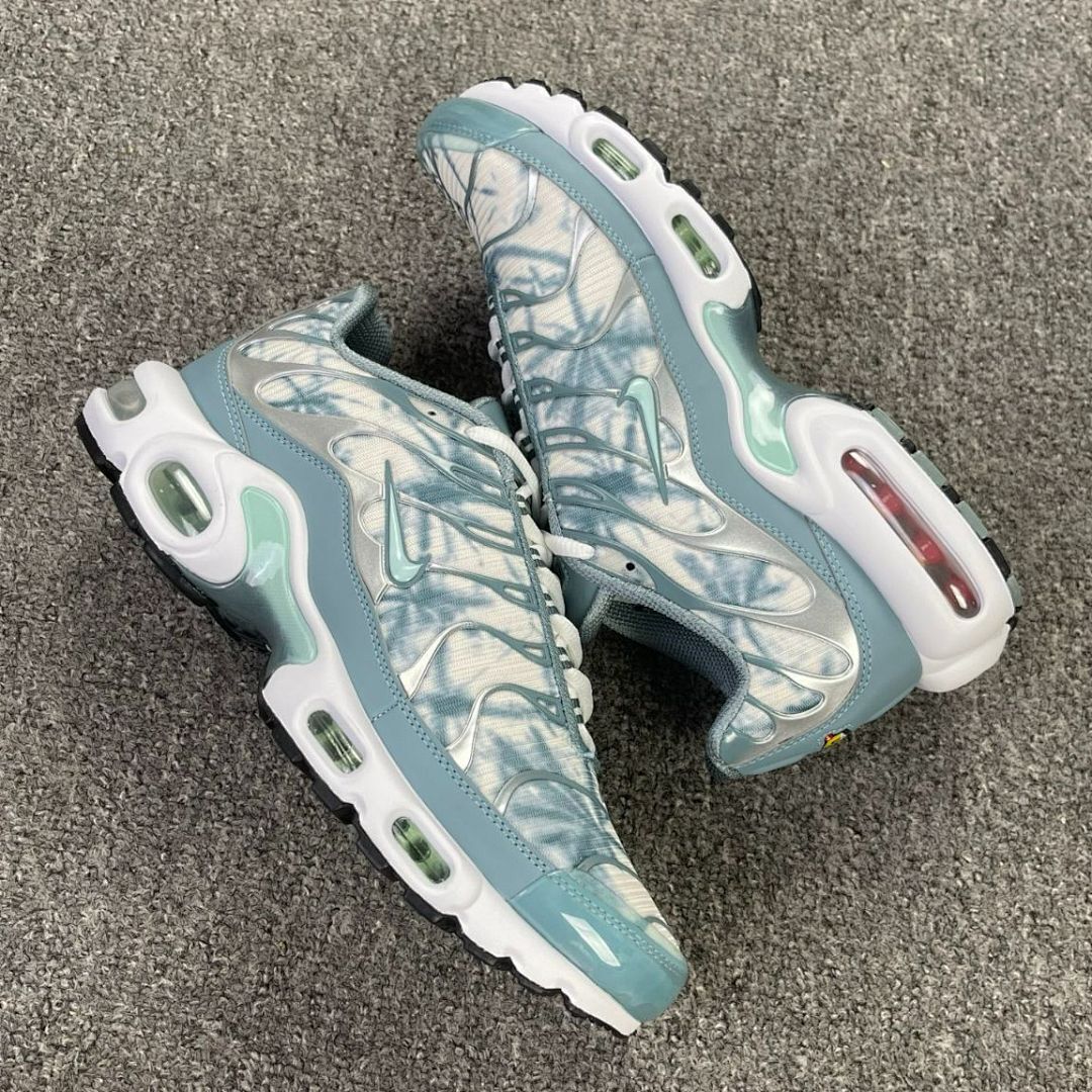 Nike Air Max Plus TN Tie-Dye White Glacier Blue Metallic Silver