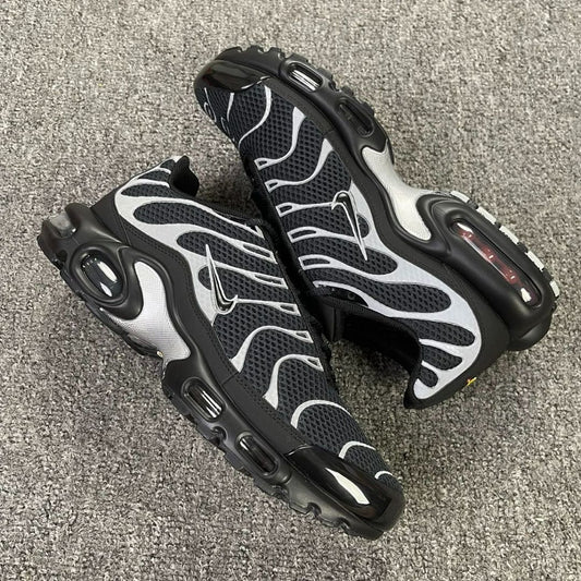 Nike Air Max Plus TN Black Metallic Silver CD0609-001