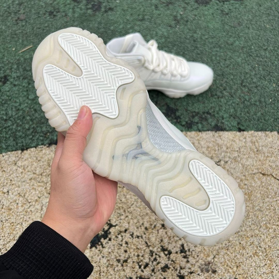 Air Jordan 11 Retro Premium Heiress Frost White Women's Sneakers 852625-100 - White/Metallic Silver/Sail Cream Shoes