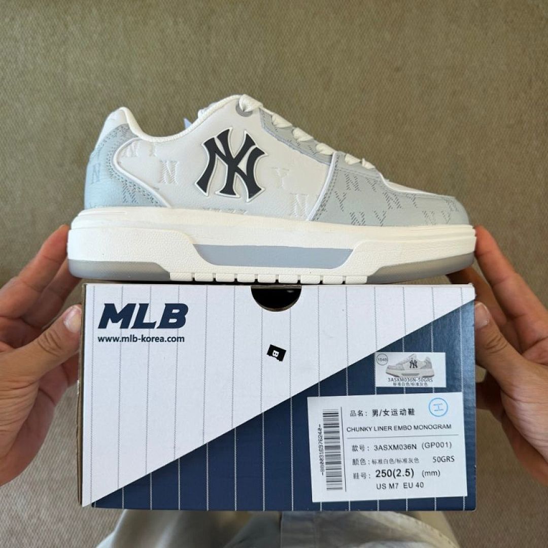 MLB Korea New York Yankees Monogram Chunky Liner Low Sneakers Light Blue 3ASCHL13N-50BLL