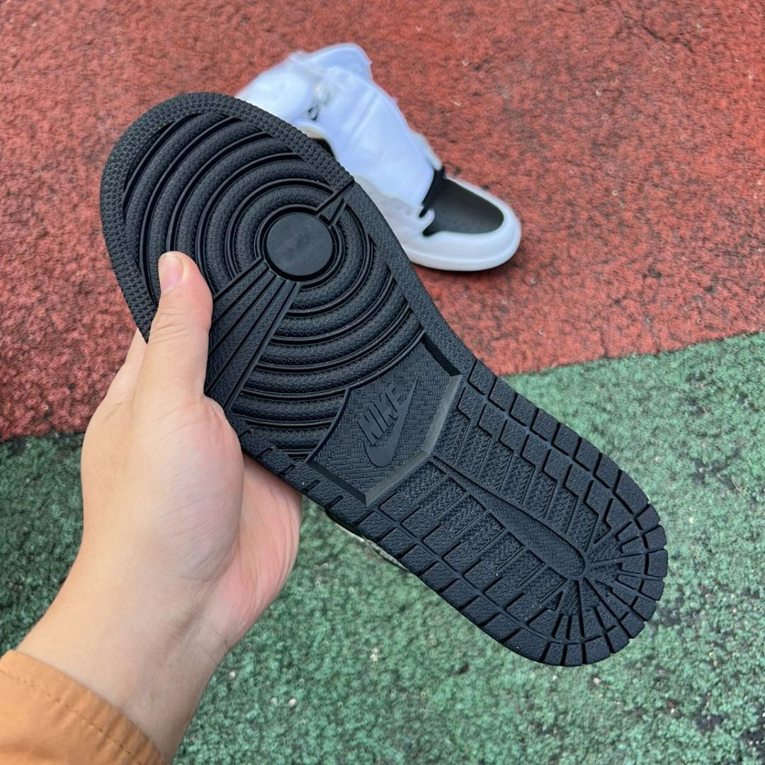 Nike Air Jordan 1 High OG Union x Fragment Design 'Black Toe' Sample Sneaker White Black Grey SP20-MNJDLS-735-CHRIS-HIROSHI Limited Edition Collaboration