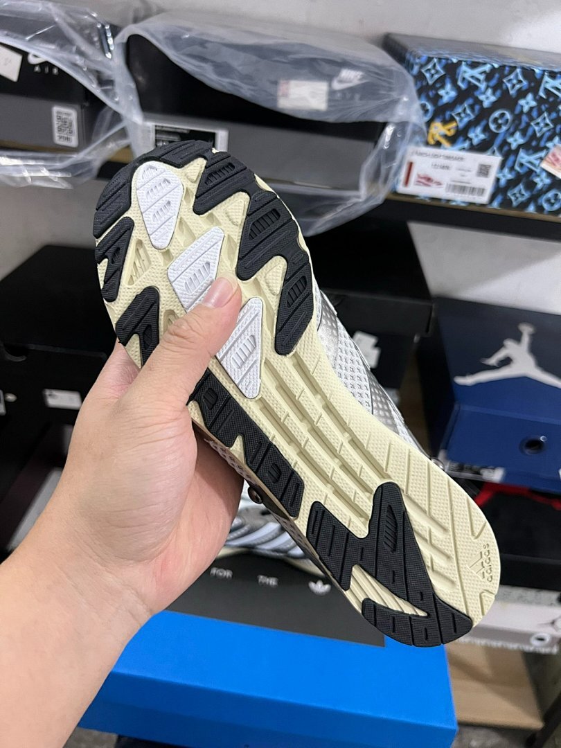 Adidas Adistar Racer SFY SFTM-006 Cloud White Metallic Silver Core Black Running Sneakers