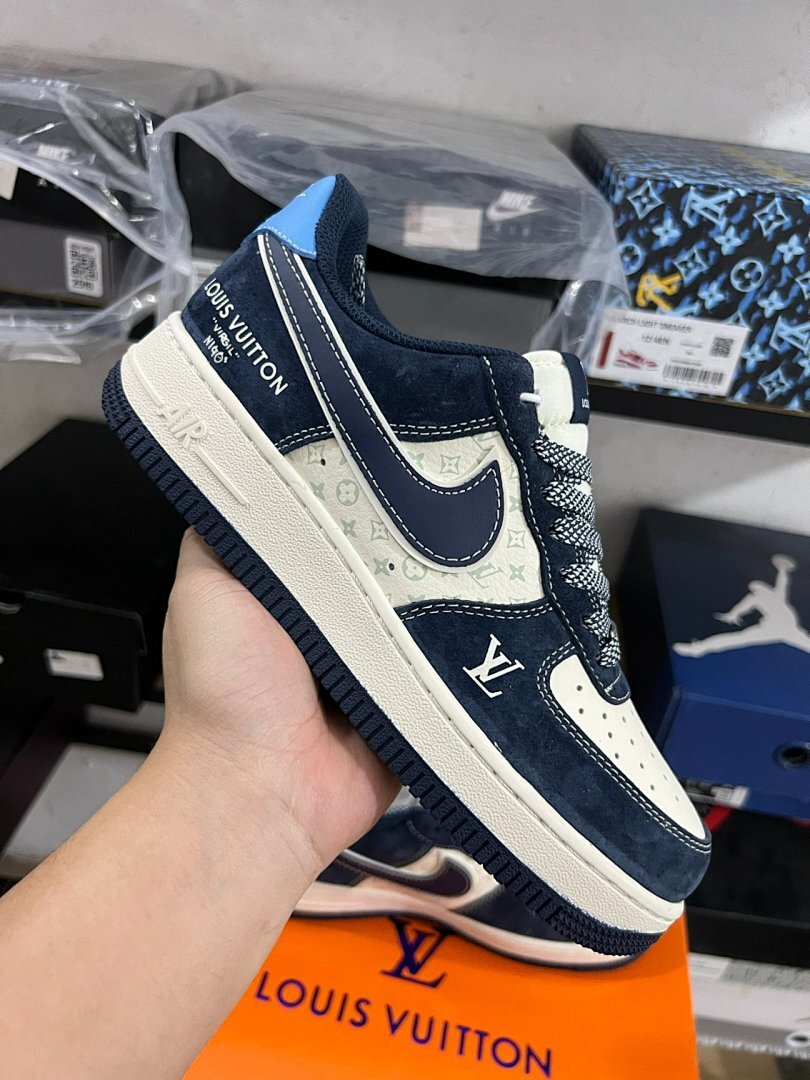 Louis Vuitton x Nike Air Force 1 Low Virgil Abloh Monogram Navy Blue Cream Sneakers N140