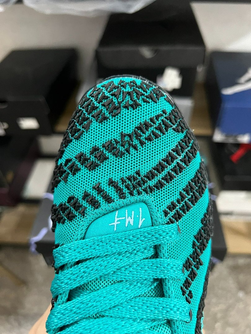 Nike Kyrie 4 Aqua Teal Black ZoomX Basketball Sneakers