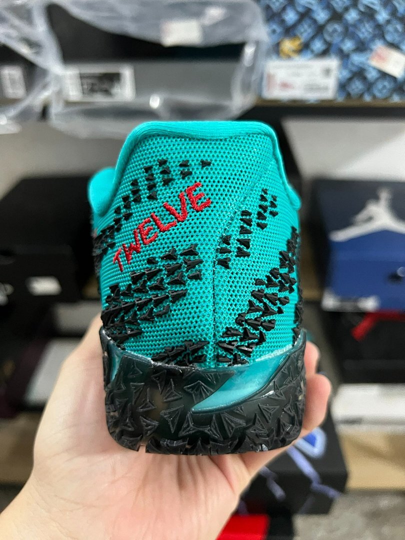 Nike Kyrie 4 Aqua Teal Black ZoomX Basketball Sneakers