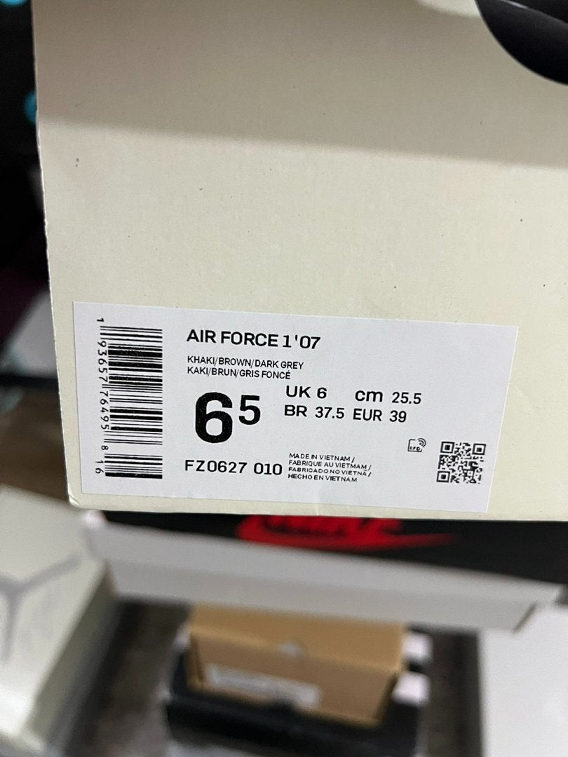 Nike Air Force 1 '07 LV8 Black Iridescent Holographic Swoosh Grey Sole CW6999-001 Sneakers Shoes