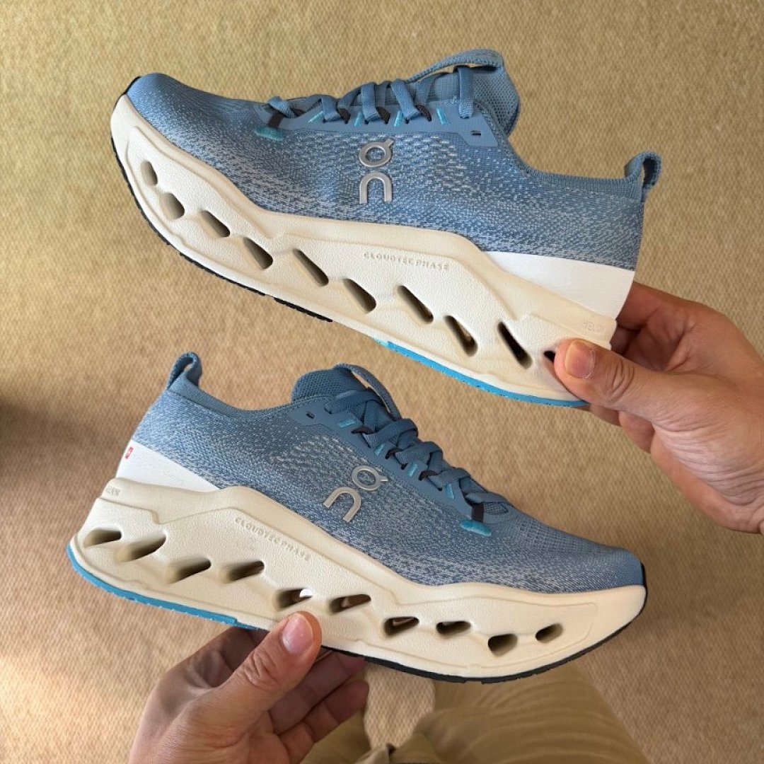 On CloudTec Phase Undyed Sky Light Blue Running Shoes 30.98270