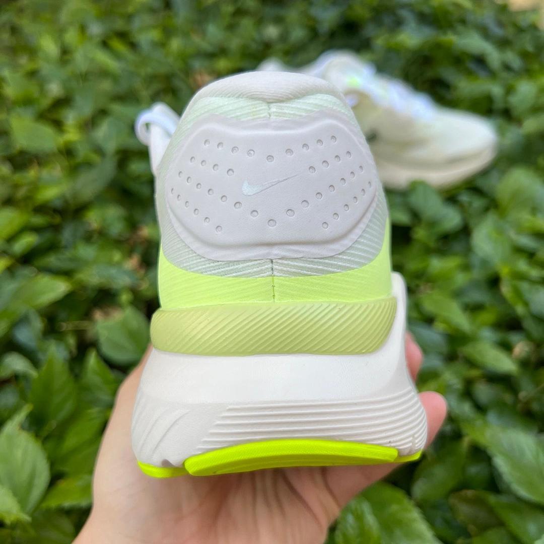 Nike Invincible 3 ReactX Road Running Shoes Sail Ghost Green Metallic Silver DR2615-101