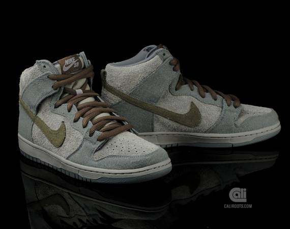 Nike SB Dunk High Premium Tauntaun 313171-020