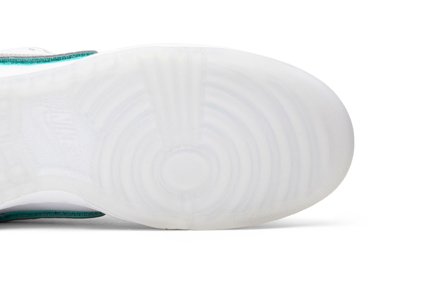 Diamond Supply Co. X Nike SB Dunk Low Pro White Diamond BV1310-100