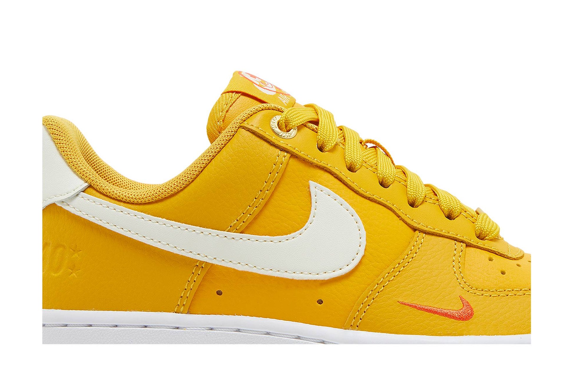 ( Women ) Nike Air Force 1 '07 SE '40th Anniversary – Yellow Ochre' DQ7582-700