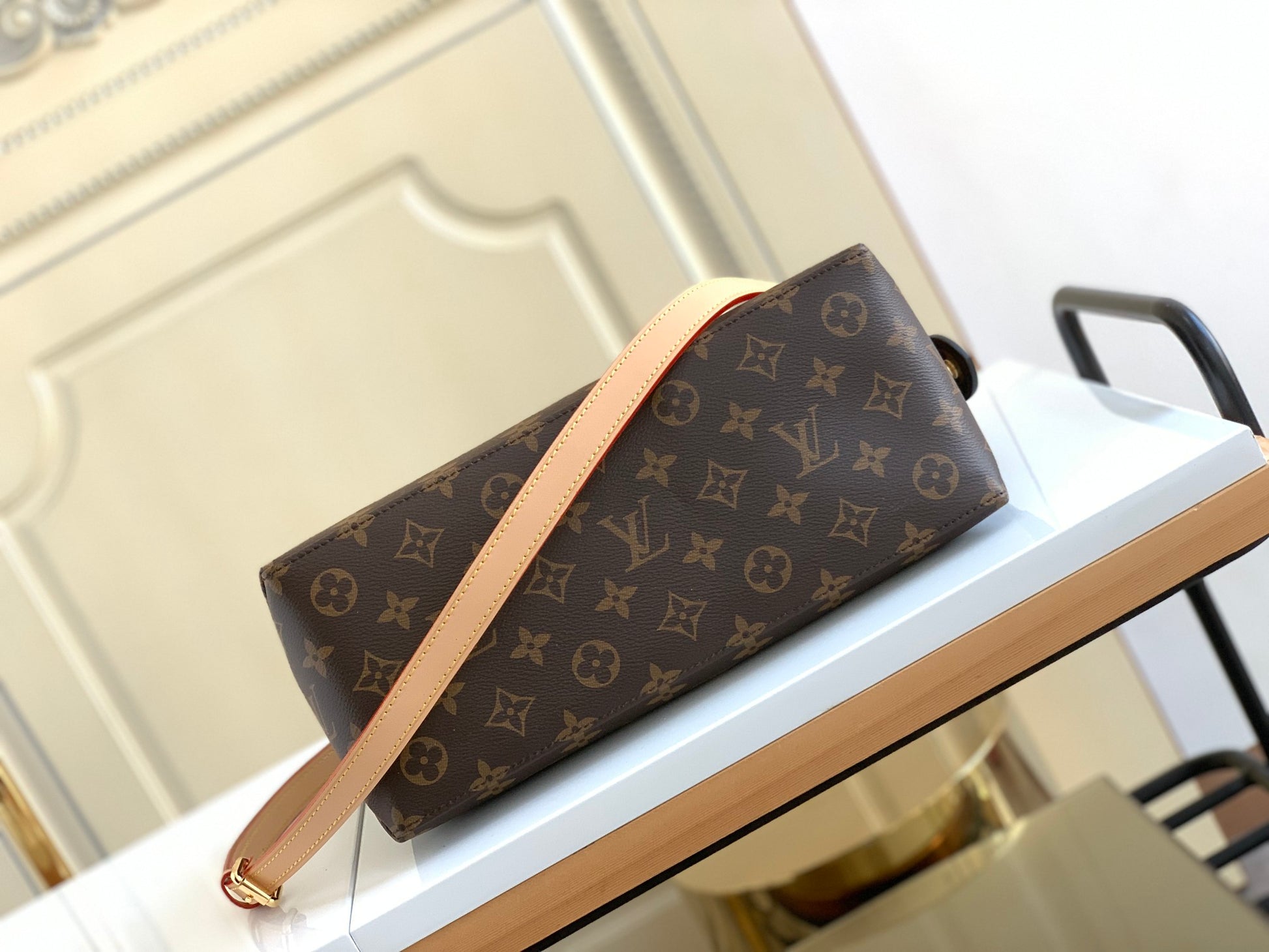 Louis Vuitton Montaigne BB Monogram Canvas Handbag - Brown