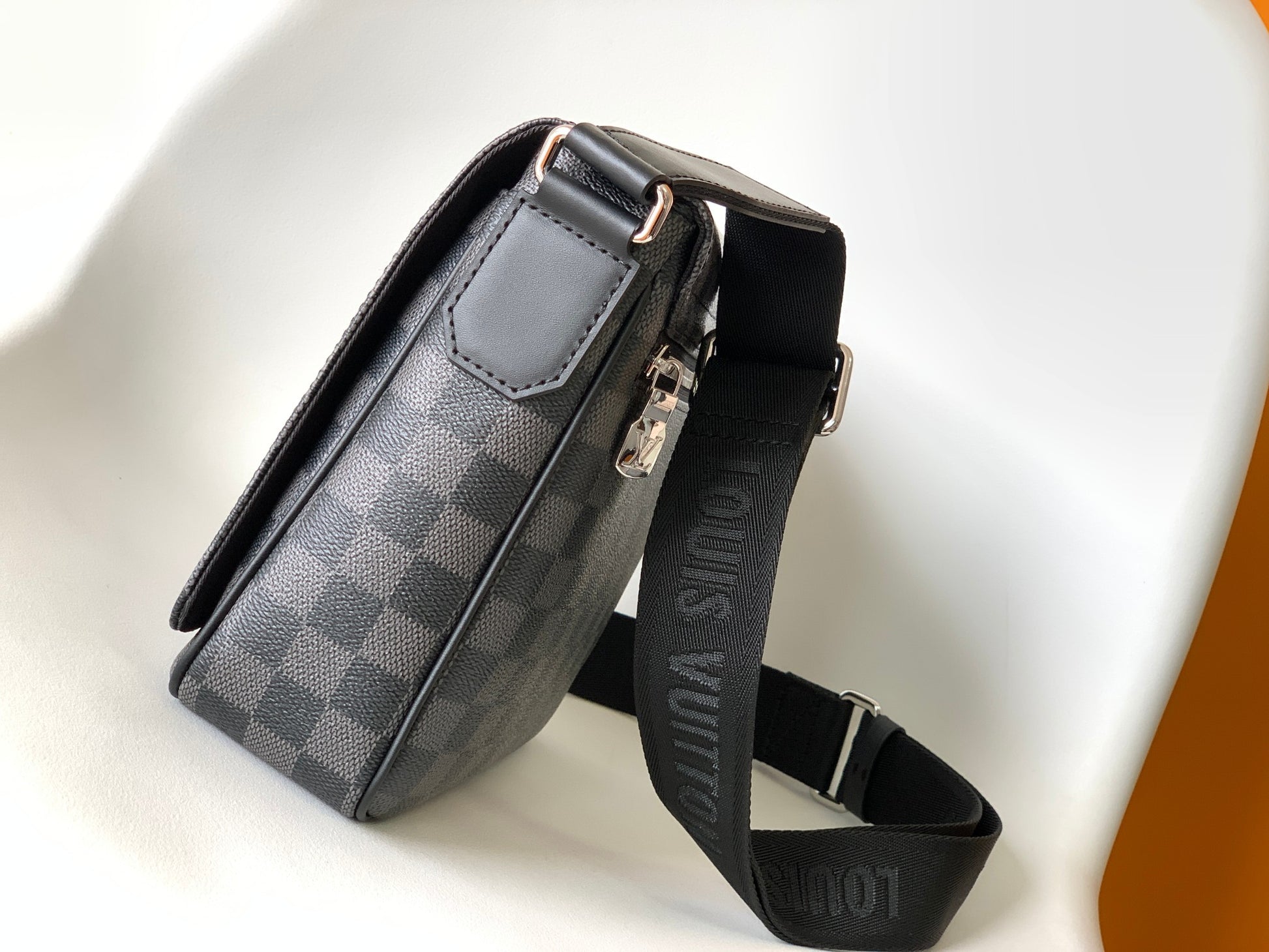 Louis Vuitton District PM Messenger Bag - Damier Graphite Canvas - Grey/Black