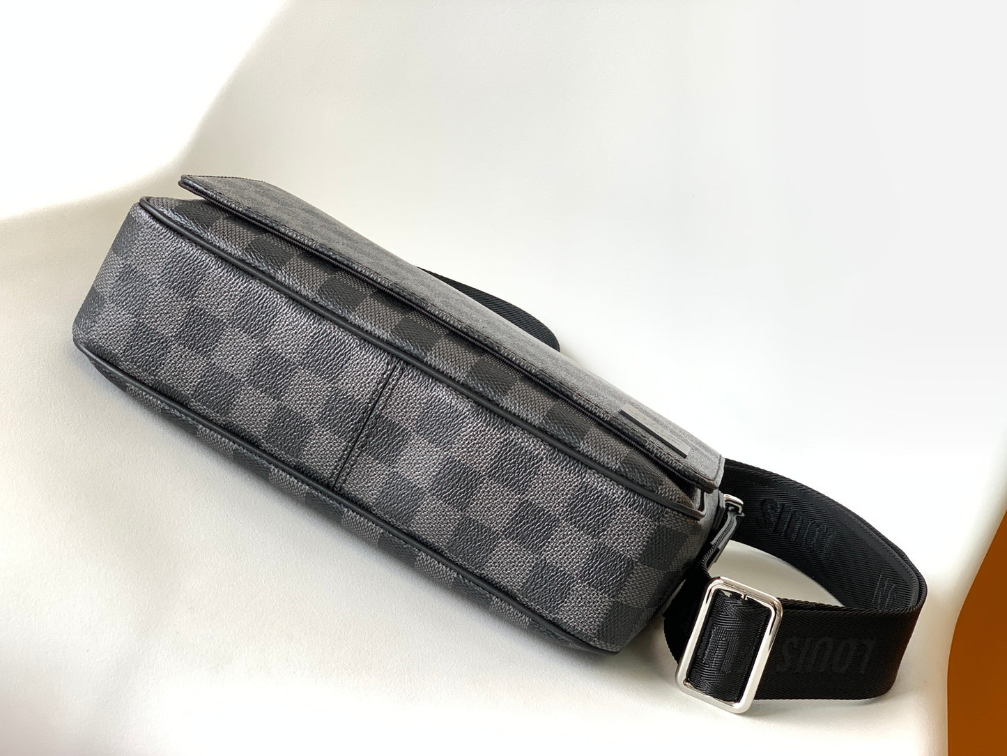 Louis Vuitton District PM Messenger Bag - Damier Graphite Canvas - Grey/Black