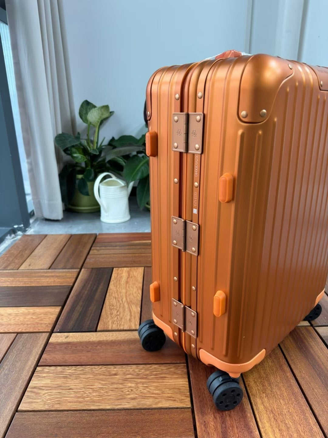 Orange Grooved Hard Shell Spinner Suitcase Travel Luggage