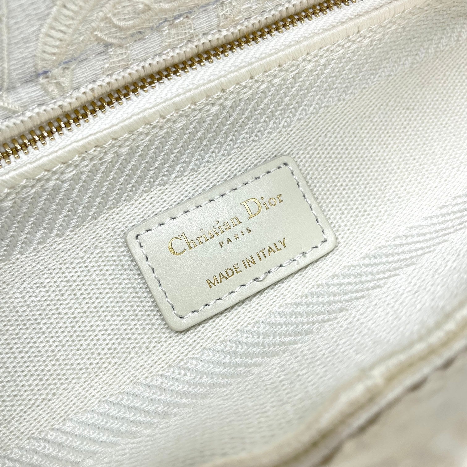 Christian Dior White Embroidered Medium Lady D-Lite Bag