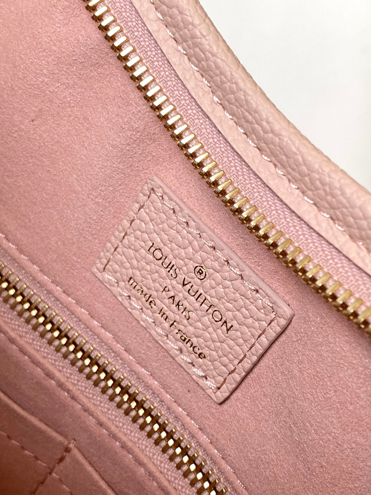 Elegant Light Pink Faux Leather Shoulder Bag for Women - Stylish Everyday Handbag