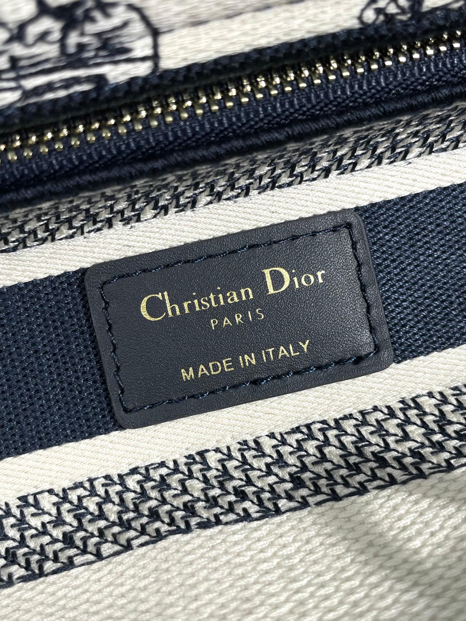Christian Dior Lady D-Lite Bag Toile de Jouy Embroidery - Navy Blue & White