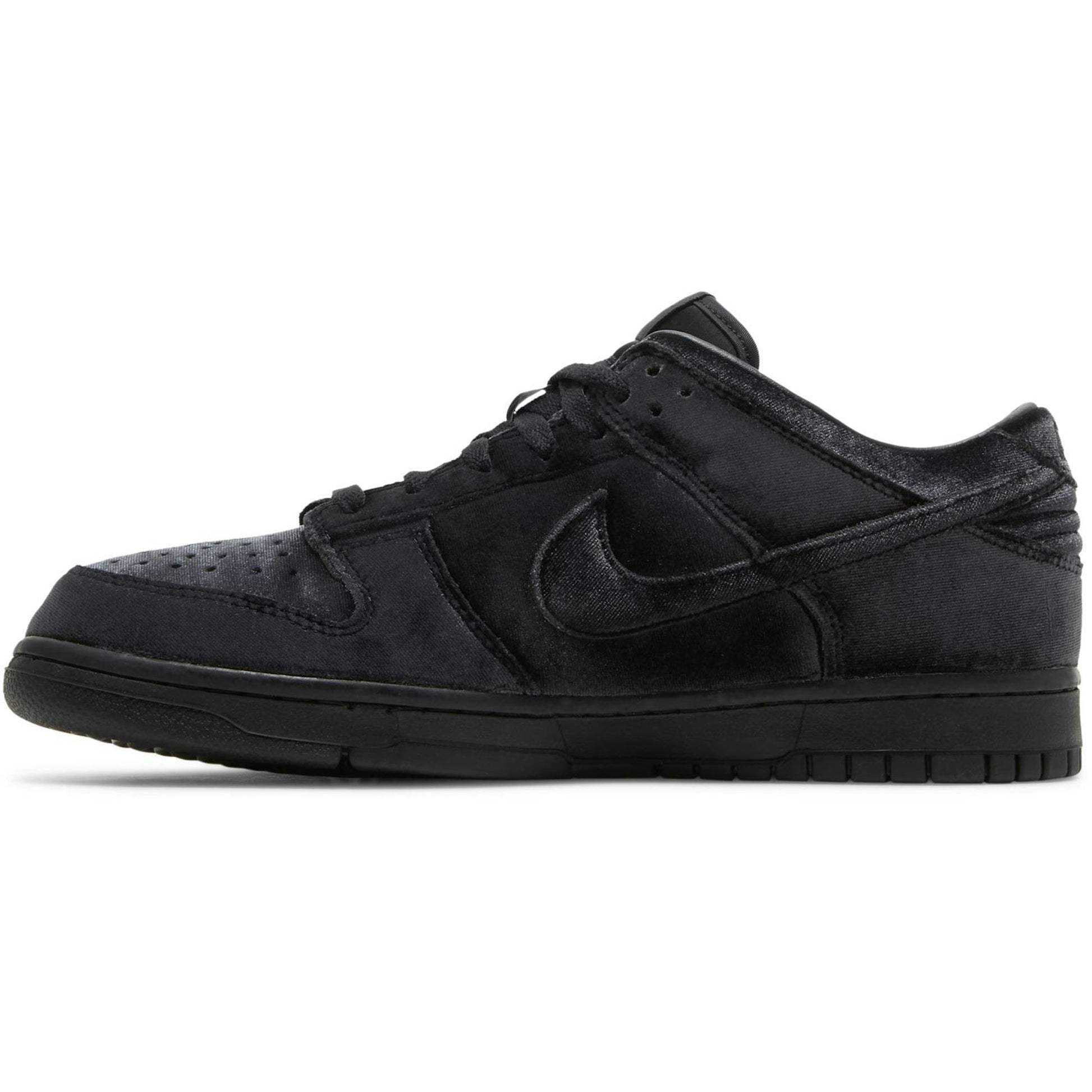 Dover Street Market X Nike Dunk Low 'Triple Black' DH2686-002