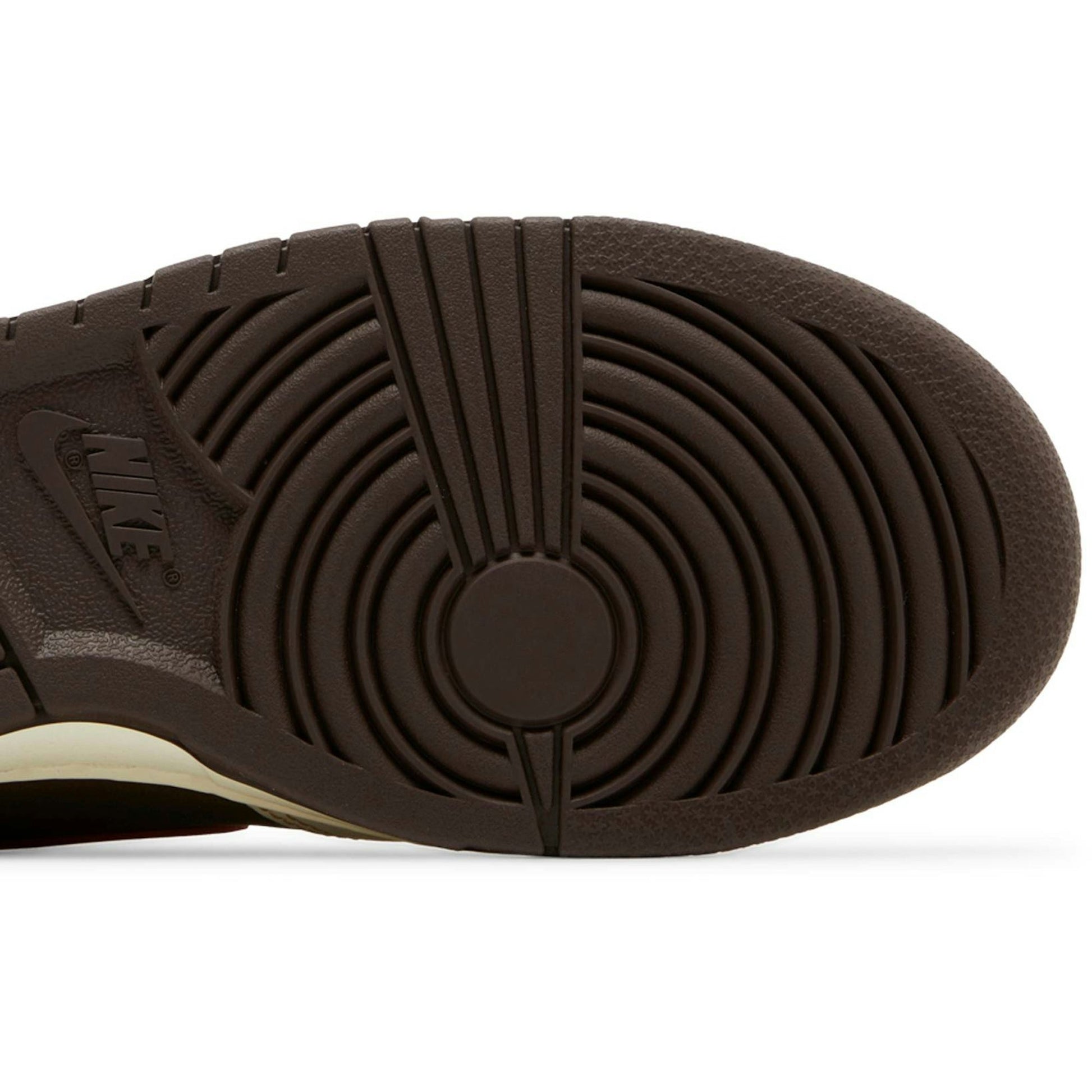 Nike Dunk High SE Baroque Brown FB8892-200