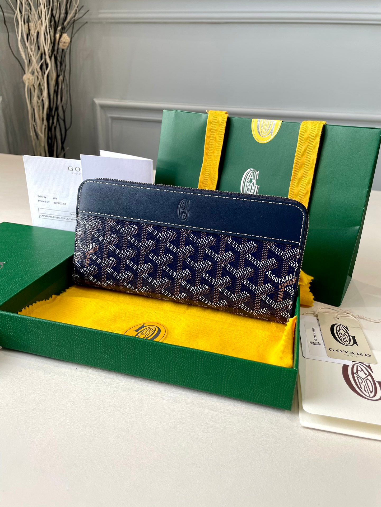 Gogy Luxury Navy Blue Geometric Chevron Pattern Leather Long Wallet