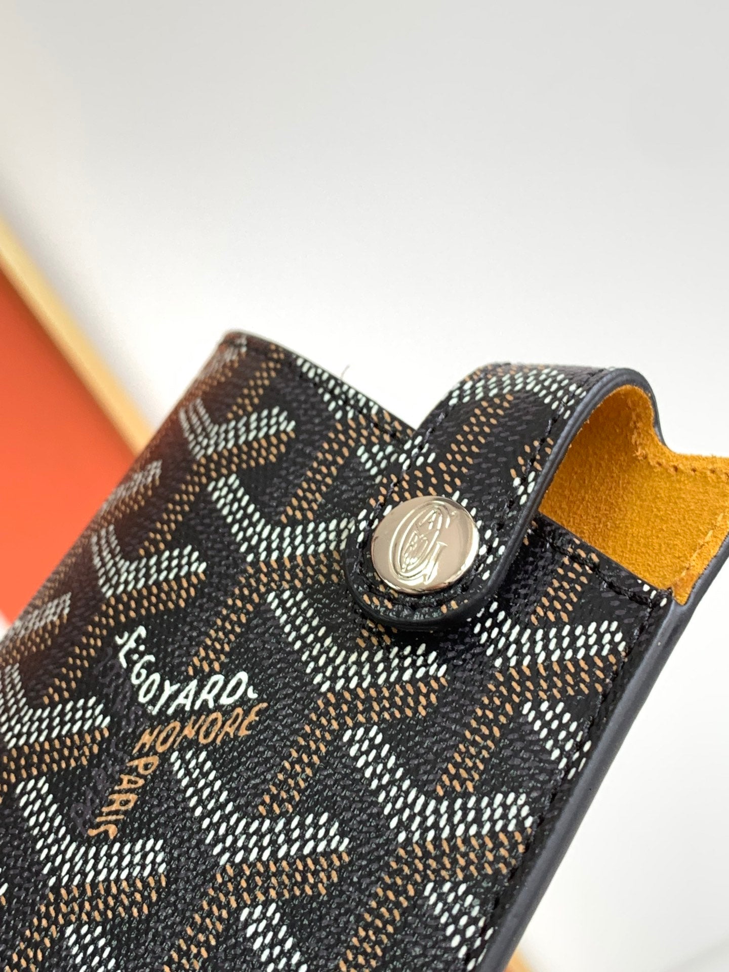 Gogy Black Chevron Pattern Slim Card Holder Wallet with Lanyard Strap