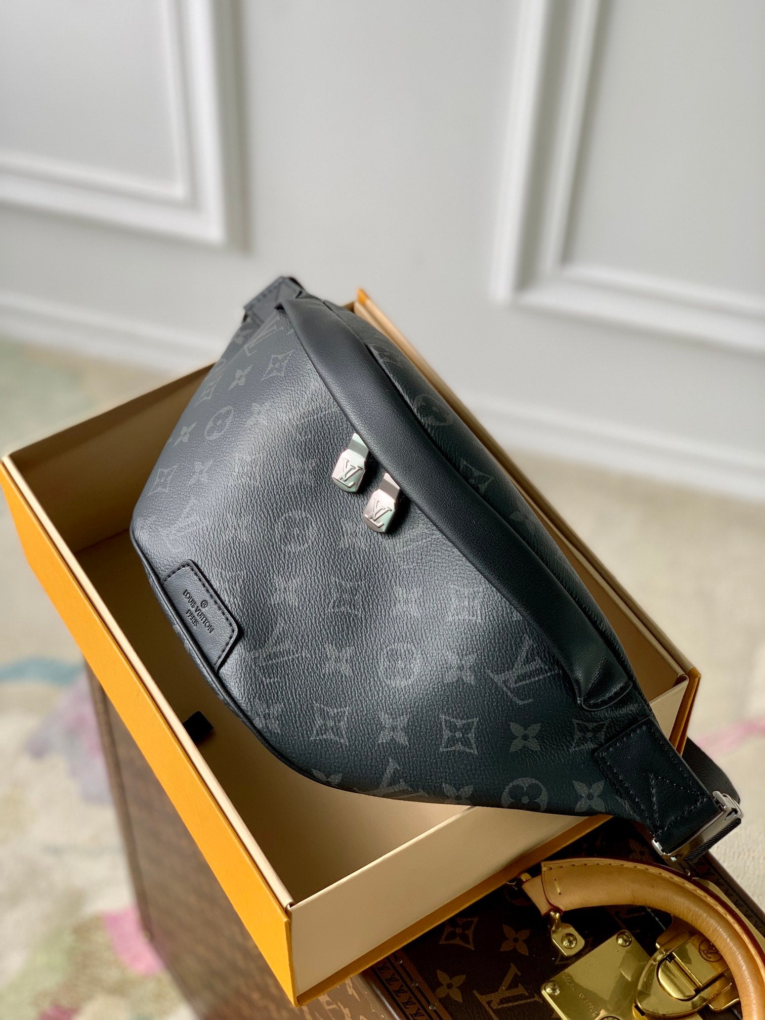 Louis Vuitton Discovery Bumbag Monogram Eclipse Canvas Black