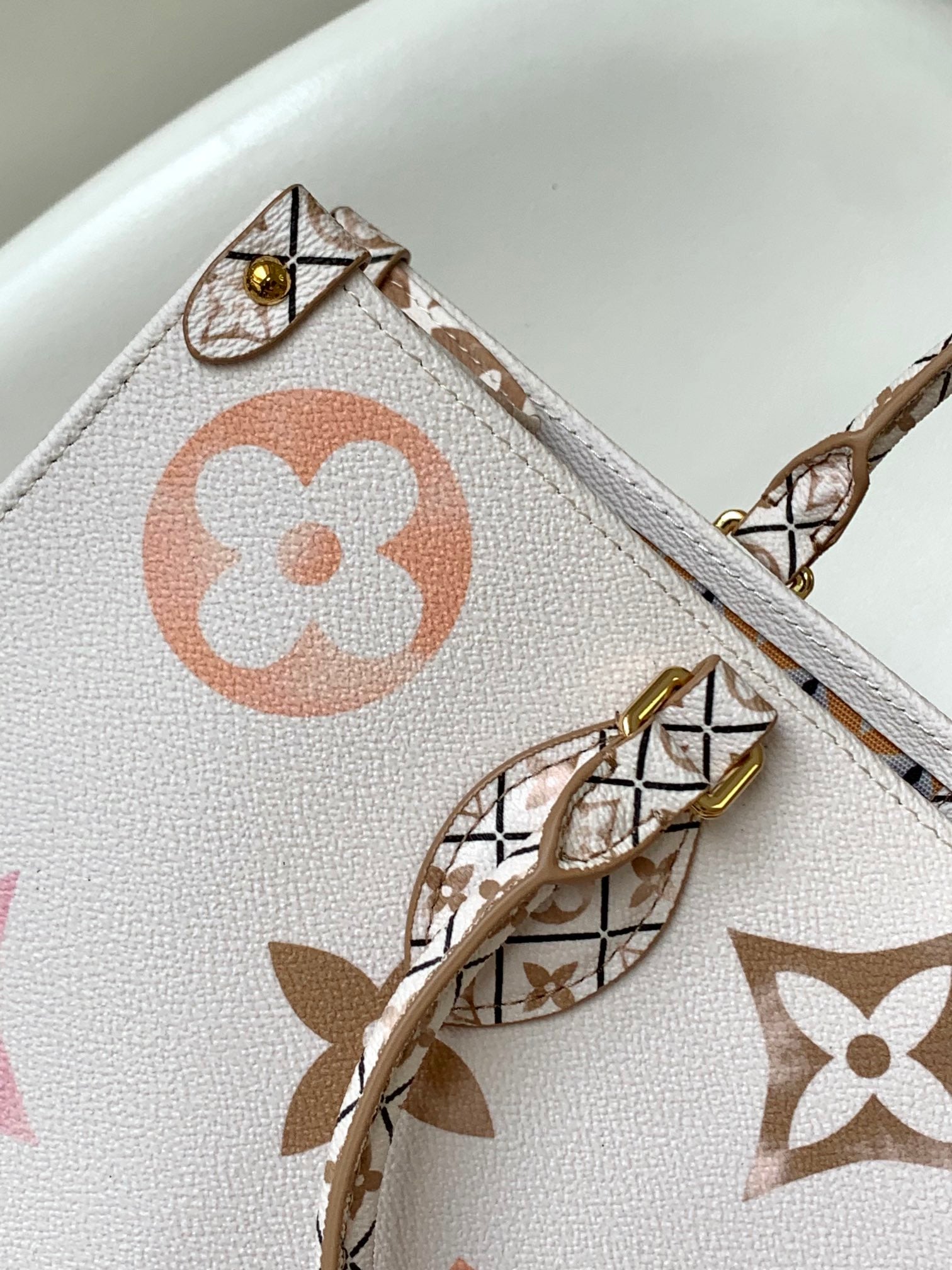 Louis Vuitton Onthego MM Monogram Empreinte Leather Tote Bag - Pastel White/Pink