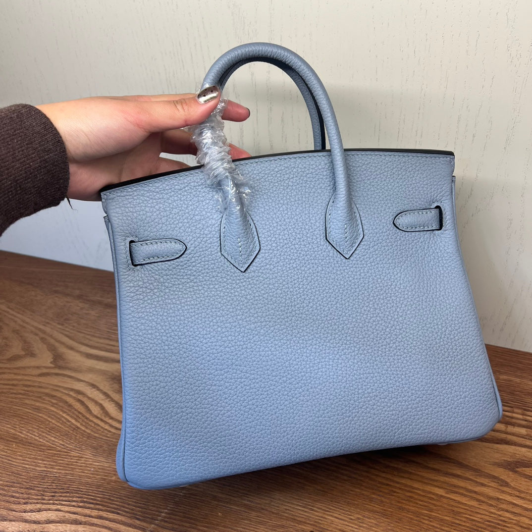 Elegant Light Blue Leather Satchel Handbag - Classic Top Handle Bag with Gold-Tone Hardware