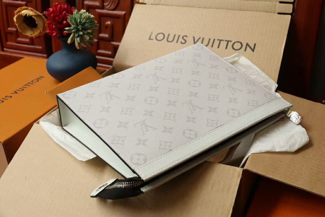 Louis Vuitton Classic White Monogram Canvas Clutch Bag Zippered Pouch