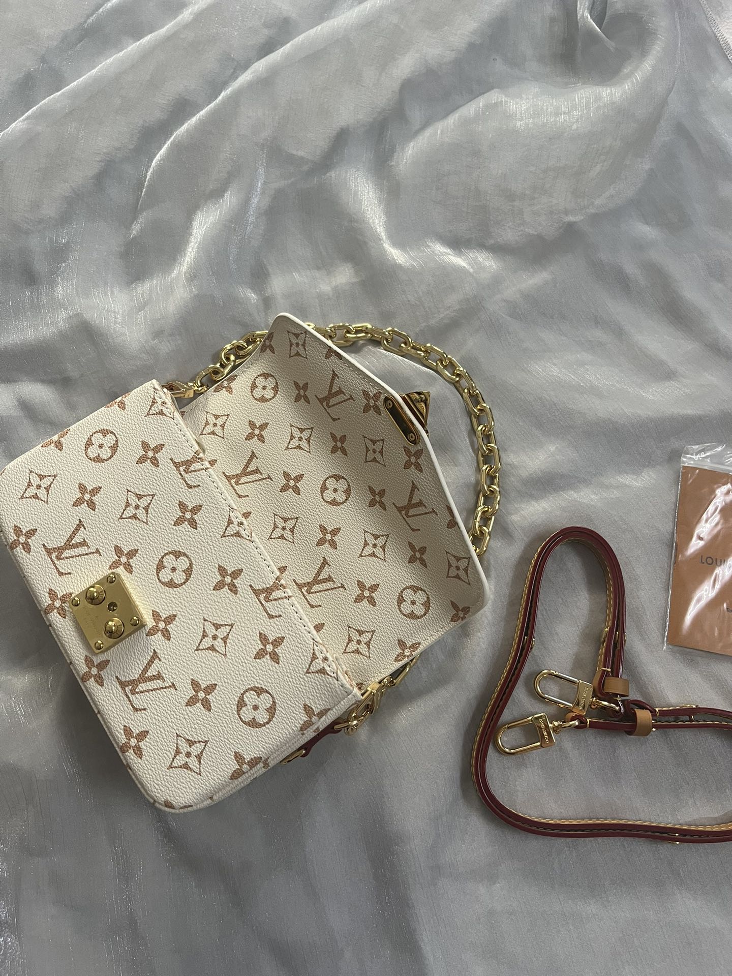 Louis Vuitton Classic White Monogram Shoulder Bag with Gold Chain and Leather Strap