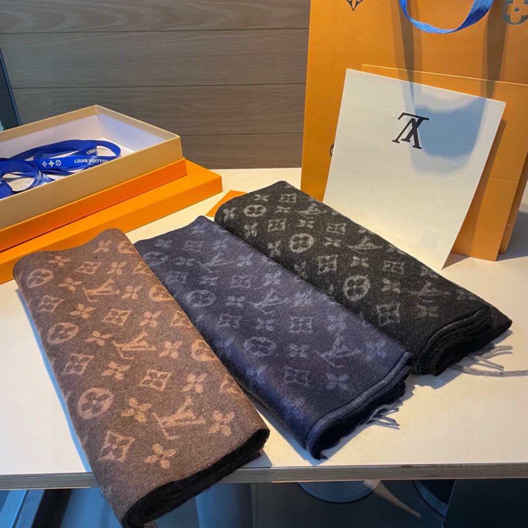 Men's Long Plaid Wool Blend Overcoat - Stylish Slim Fit Winter Trench Coat in Grey and Brown Check Pattern